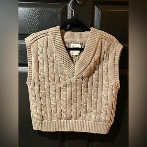 NEW Abercrombie & Fitch Cable Knit V Neck Sweater Vest
